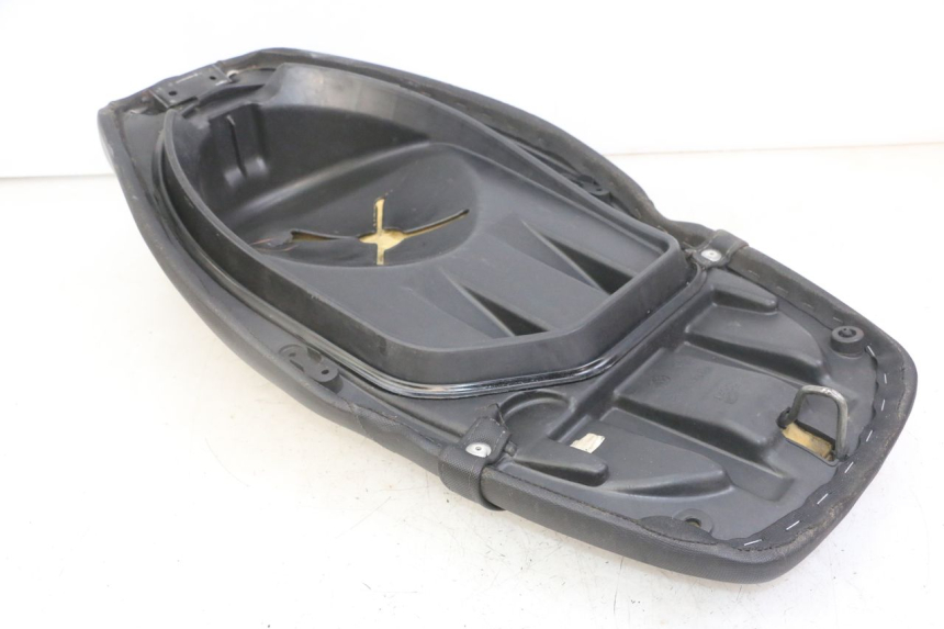 photo de SELLE PIAGGIO NRG POWER PUREJET 50 (2018 - 2021) - Gros plan technique