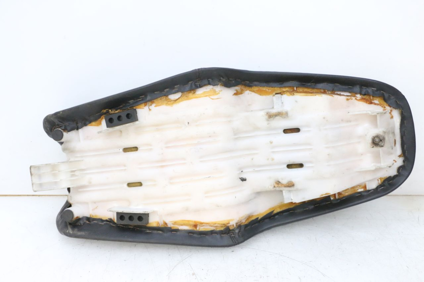 photo de SELLE HONDA NSR R 125 (1994 - 2003) - Gros plan technique