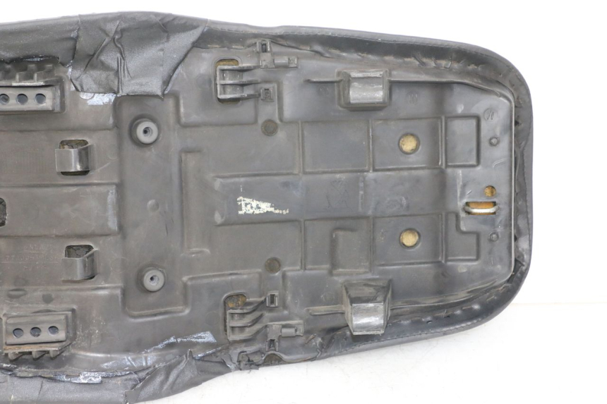 photo de SELLE HONDA NTV DEAUVILLE 650 (1998 - 2001) - État de surface