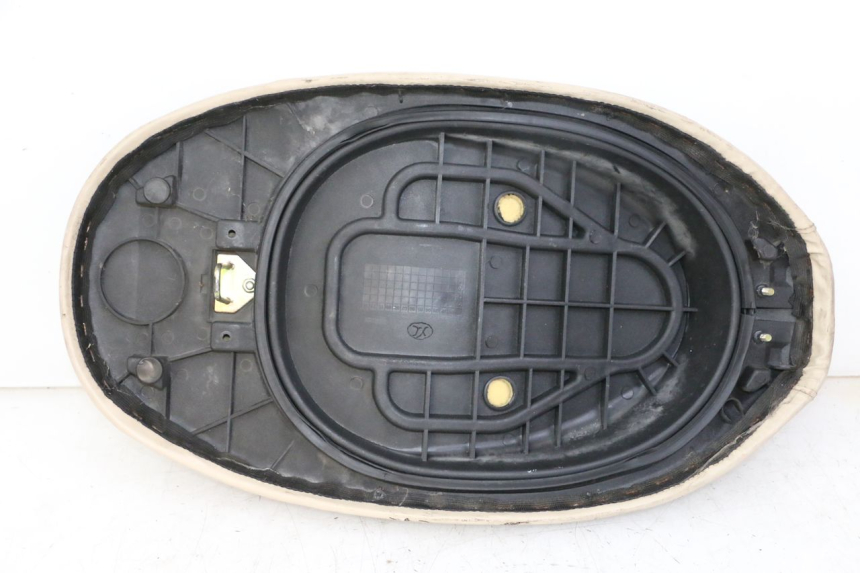 photo de SELLE JM MOTORS OLDIES GT 4T 50 (2018 - 2025) - Points de fixation