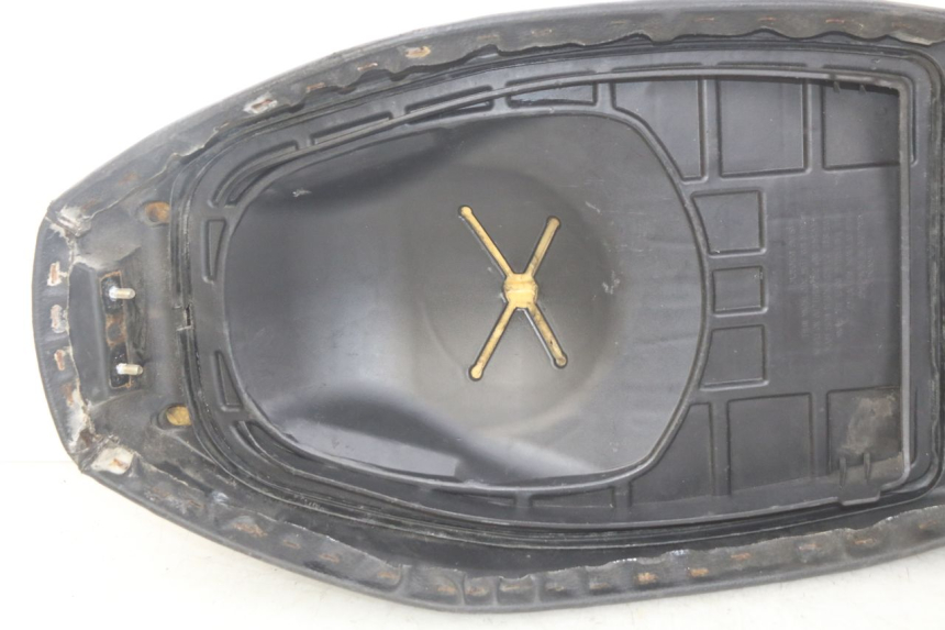 photo de SELLE SYM ORBIT 2 4T 50 (2008 - 2017) - Marquages et références