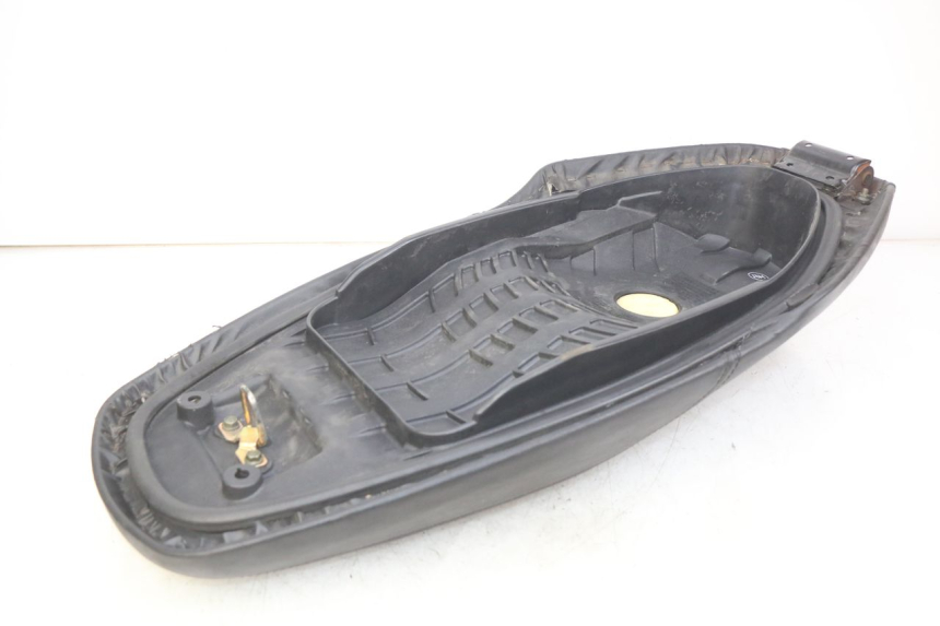 photo de SELLE SYM ORBIT III 3 4T 50 (2021 - 2025) - Points de fixation