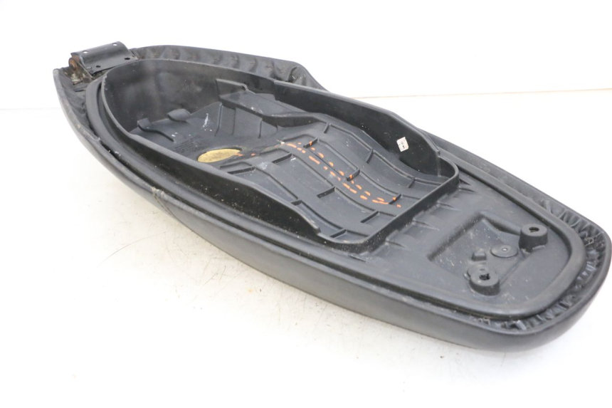 photo de SELLE SYM ORBIT III 3 4T 50 (2018 - 2021) - Zoom état d’usage