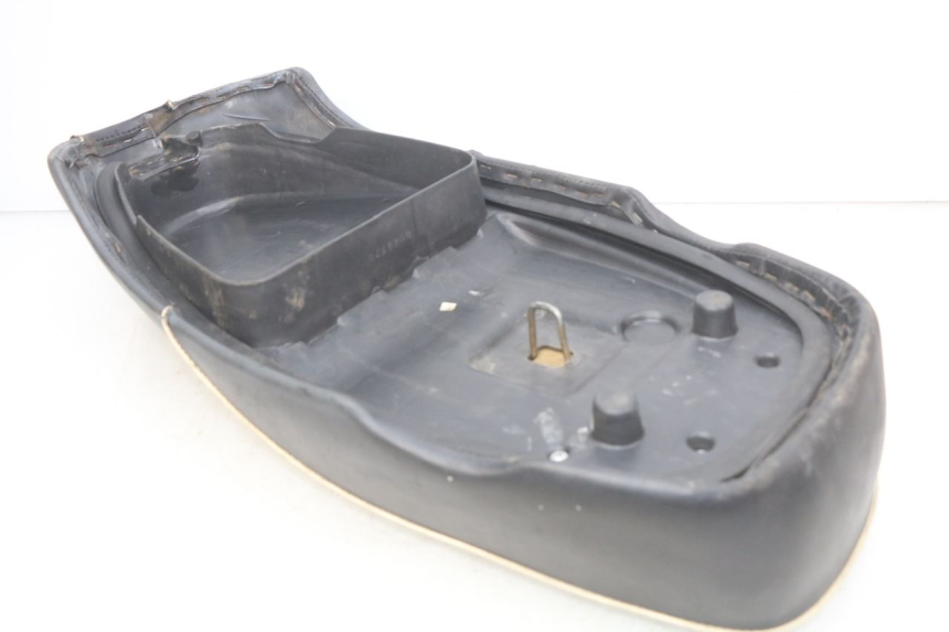 photo de SELLE TNT MOTOR OTTO 2T 50 (2012 - 2018) - Gros plan technique