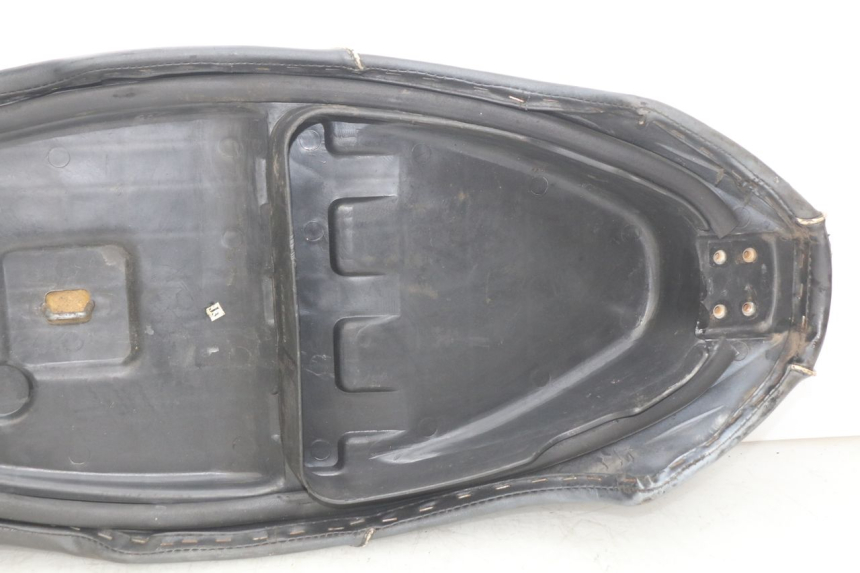 photo de SELLE TNT MOTOR OTTO 2T 50 (2012 - 2018) - Points de fixation