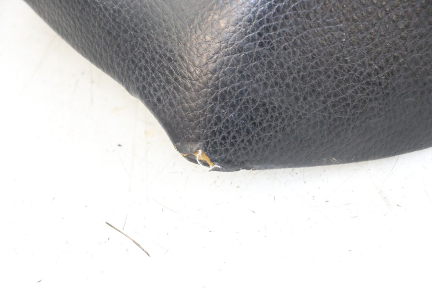 photo de SELLE HONDA PCX (JF28) 125 (2009 - 2011) - Points de fixation