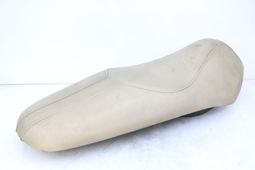 photo de SELLE PEUGEOT BELVILLE 125 (2017 - 2021) - Gros plan technique