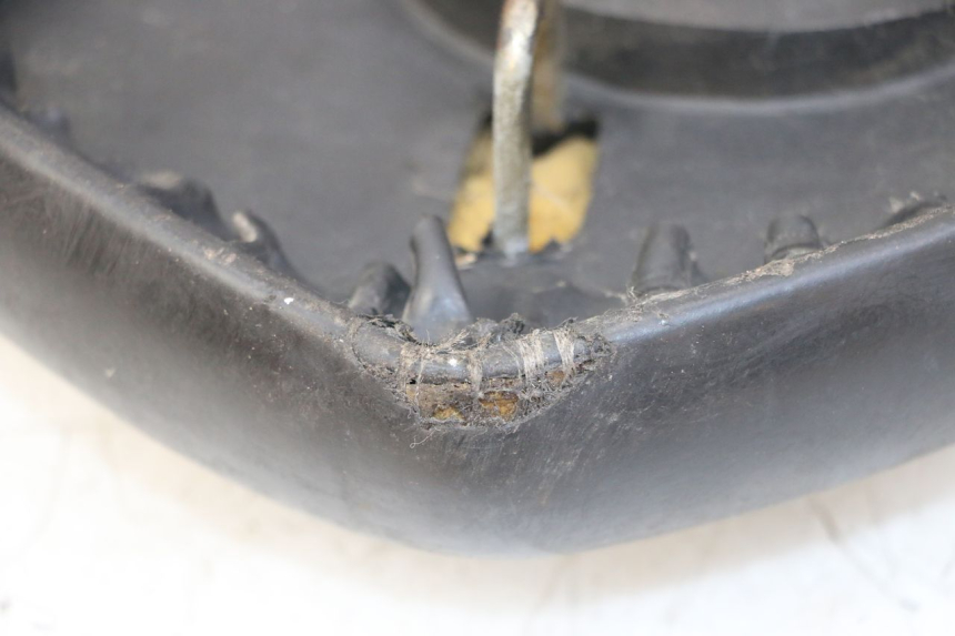 photo de SELLE PEUGEOT KISBEE 2T 50 (2010 - 2017) - Zoom composants