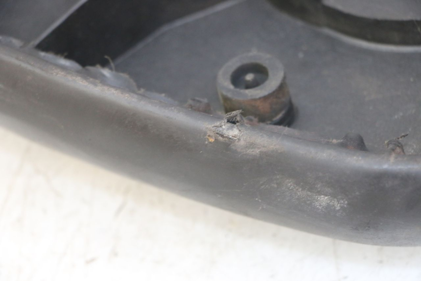 photo de SELLE PEUGEOT KISBEE 2T 50 (2010 - 2017) - Vue rapprochée