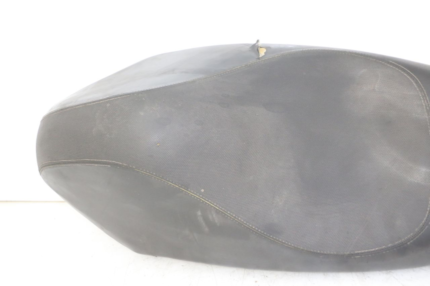 photo de SELLE PEUGEOT KISBEE 2T 50 (2010 - 2017) - Zoom qualité