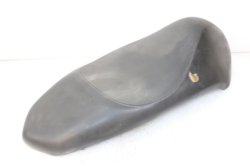 photo de SELLE PEUGEOT KISBEE 2T 50 (2010 - 2017) - Zoom état d’usage
