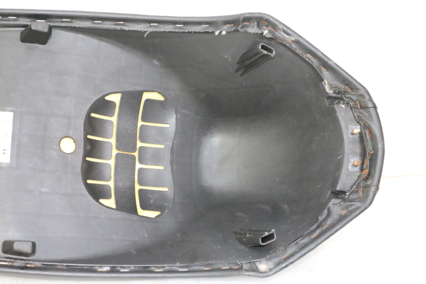 photo de SELLE PEUGEOT KISBEE 4T 50 (2018 - 2022) - Détails caractéristiques