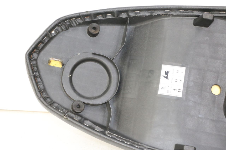 photo de SELLE PEUGEOT KISBEE 4T 50 (2018 - 2022) - Zoom composants