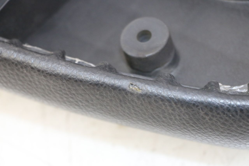 photo de SELLE PEUGEOT KISBEE 4T 50 (2018 - 2022) - Détail de la pièce