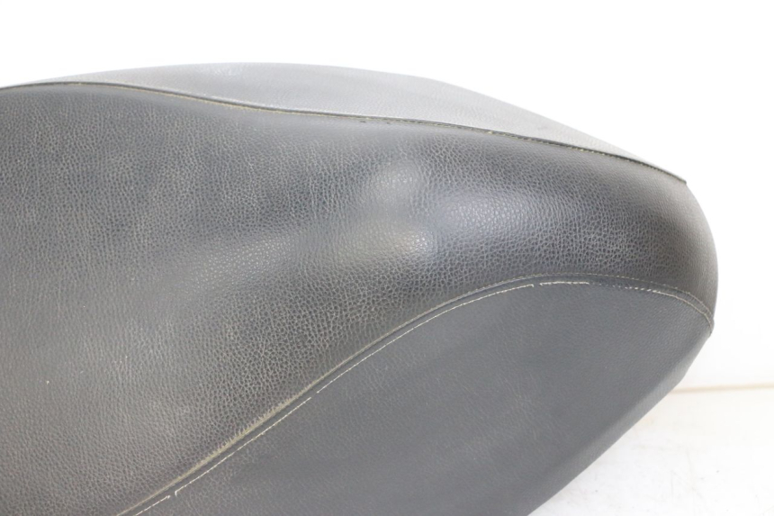 photo de SELLE PEUGEOT KISBEE 4T 50 (2018 - 2022) - Angle alternatif