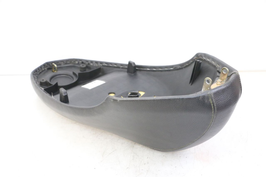 photo de SELLE PEUGEOT KISBEE 4T 50 (2018 - 2022) - Marquages et références