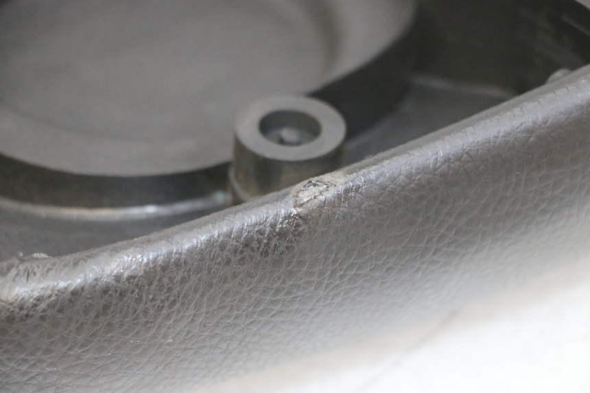 photo de SELLE PEUGEOT KISBEE 4T 50 (2010 - 2017) - Vue produit