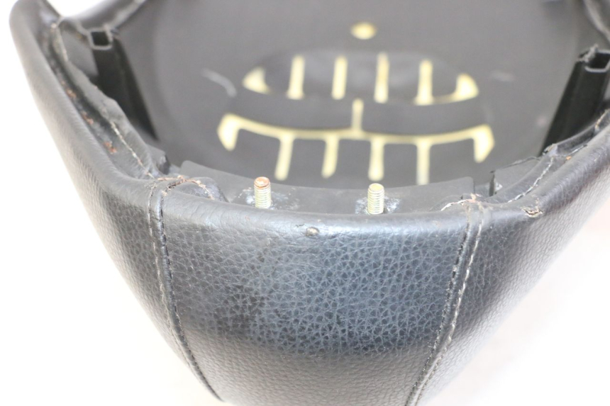 photo de SELLE PEUGEOT KISBEE 4T 50 (2010 - 2017) - Autre angle de vue