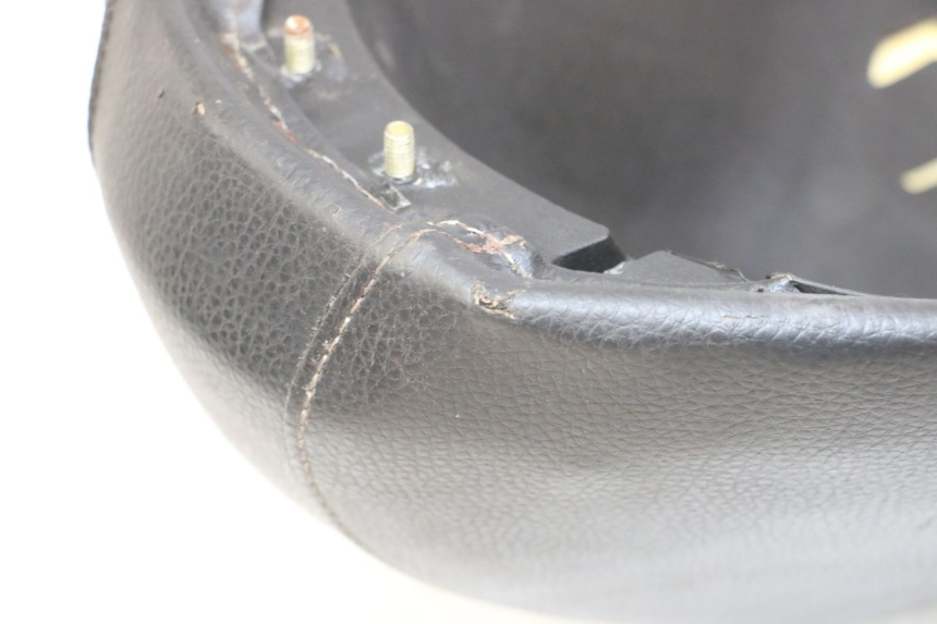 photo de SELLE PEUGEOT KISBEE 4T 50 (2010 - 2017) - Vue d’ensemble