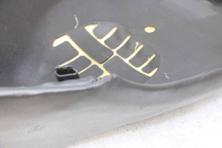 photo de SELLE PEUGEOT KISBEE 4T 50 (2010 - 2017) - Points de fixation