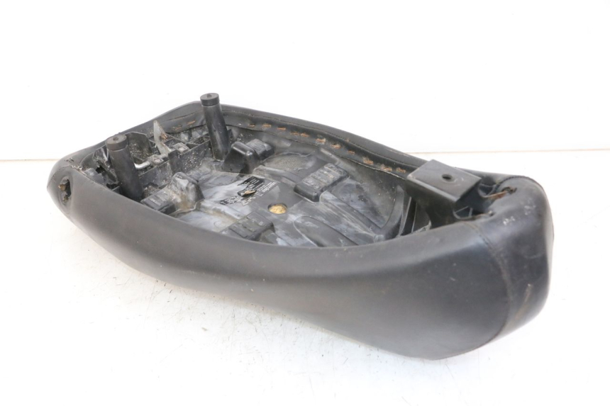 photo de SELLE PEUGEOT LUDIX 50 (2005 - 2007) - Gros plan technique