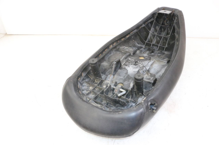 photo de SELLE PEUGEOT LUDIX 50 (2005 - 2007) - État de surface