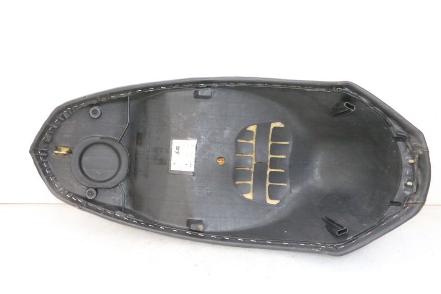 photo de SELLE PEUGEOT STREETZONE I 2T 50 (2018 - 2020) - Photo complémentaire