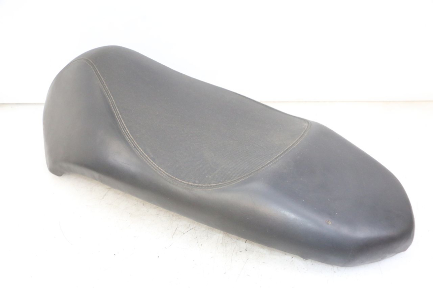 photo de SELLE PEUGEOT STREETZONE I 2T 50 (2018 - 2020) - Gros plan technique