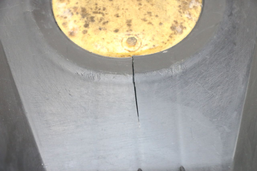 photo de SELLE PEUGEOT TKR TREKKER FURIOUS 50 (2005 - 2014) - Points de fixation