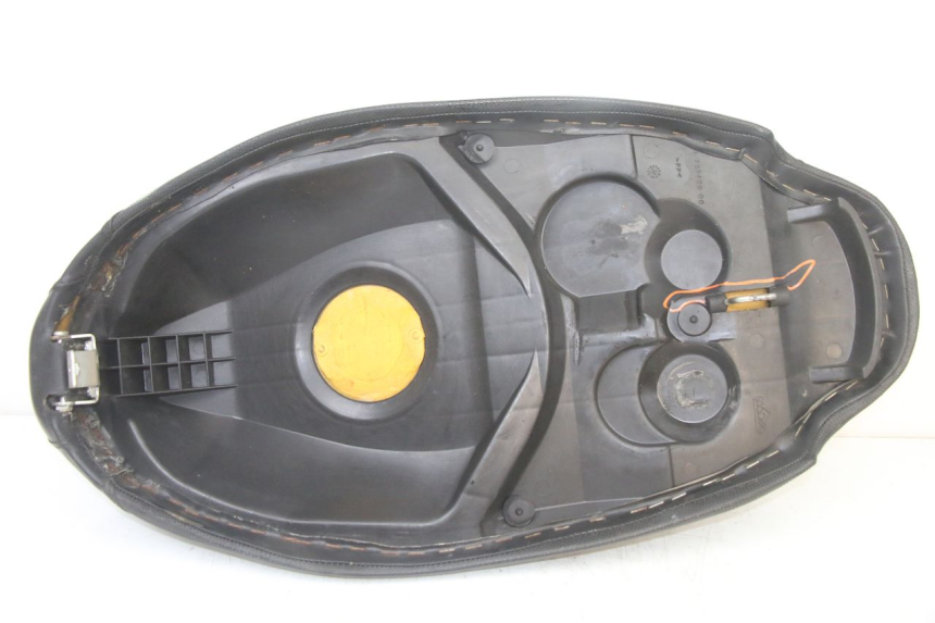 photo de SELLE PEUGEOT TREKKER TKR 50 (2005 - 2014) - Détails caractéristiques