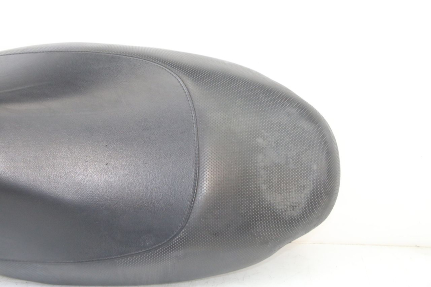 photo de SELLE PEUGEOT TREKKER TKR 50 (2005 - 2014) - Zoom état d’usage