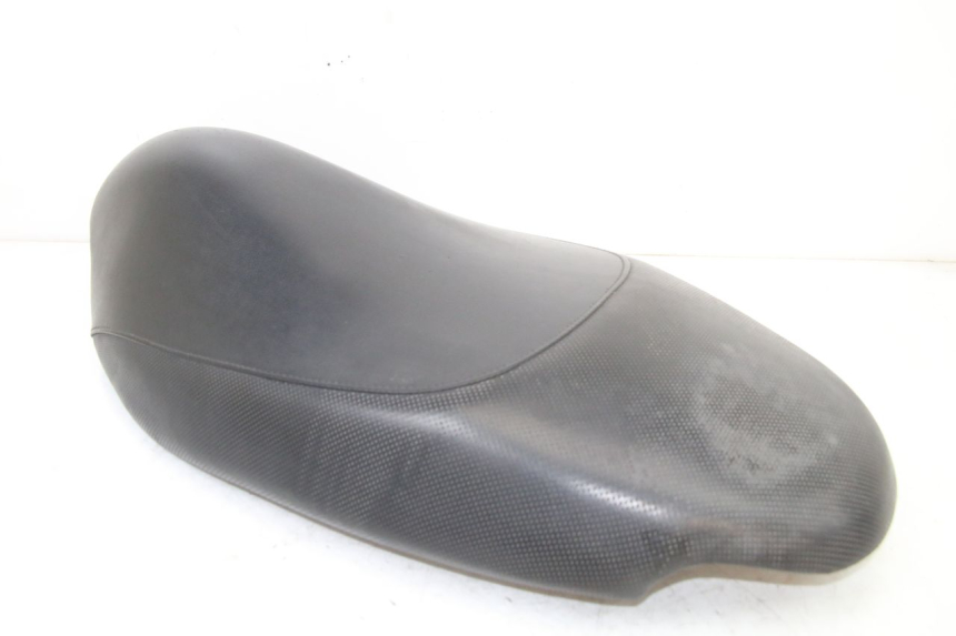 photo de SELLE PEUGEOT TREKKER TKR 50 (2005 - 2014) - État de surface