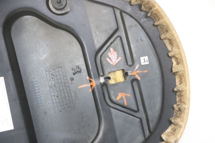 photo de SELLE PEUGEOT VIVACITY 125 (2010 - 2017) - Photo complémentaire