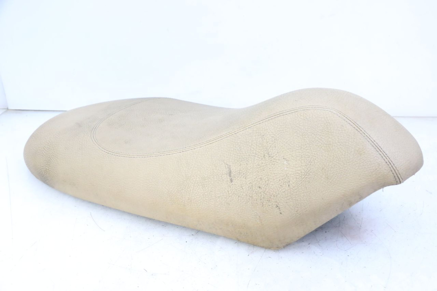 photo de SELLE PEUGEOT VIVACITY 125 (2010 - 2017) - Gros plan technique