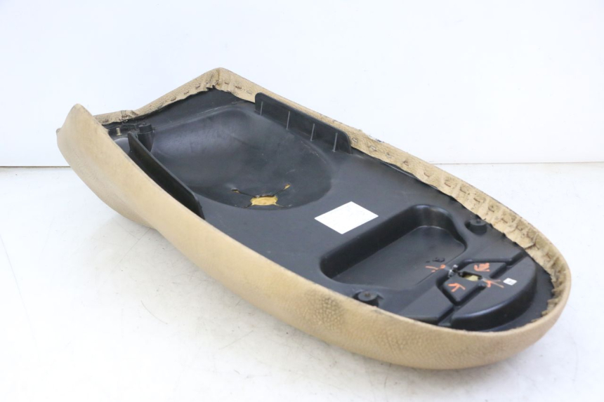 photo de SELLE PEUGEOT VIVACITY 125 (2010 - 2017) - Points de fixation