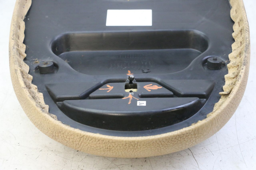 photo de SELLE PEUGEOT VIVACITY 125 (2010 - 2017) - État de surface