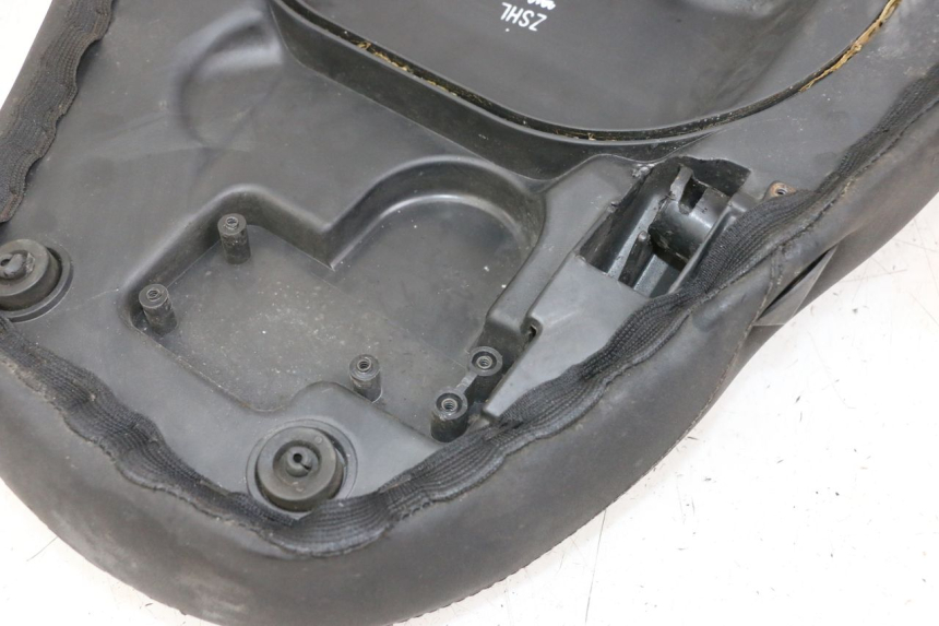 photo de SELLE PIAGGIO NEW TYPHOON 50 (2010 - 2017) - Détails caractéristiques