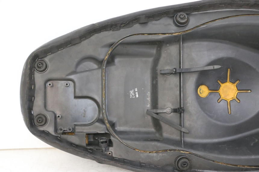 photo de SELLE PIAGGIO NEW TYPHOON 50 (2010 - 2017) - Vue rapprochée