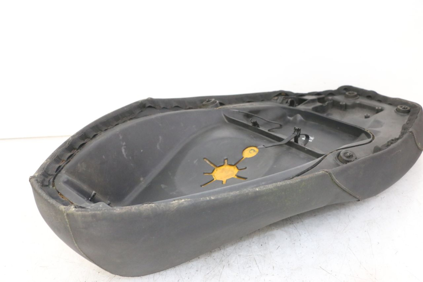 photo de SELLE PIAGGIO NEW TYPHOON 50 (2010 - 2017) - État de surface