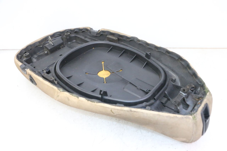 photo de SELLE PIAGGIO VESPA LX 150 (2005 - 2013) - Détail de la pièce
