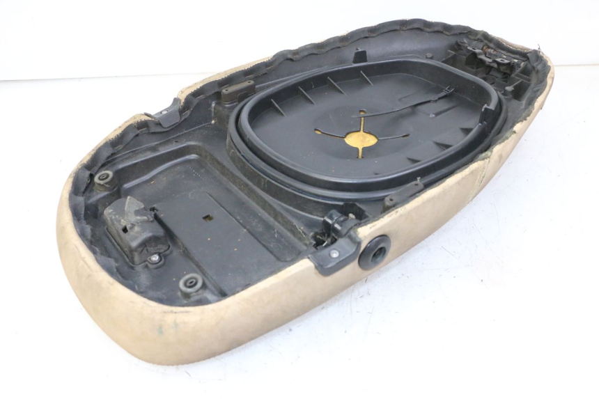photo de SELLE PIAGGIO VESPA LX 150 (2005 - 2013) - Zoom état d’usage