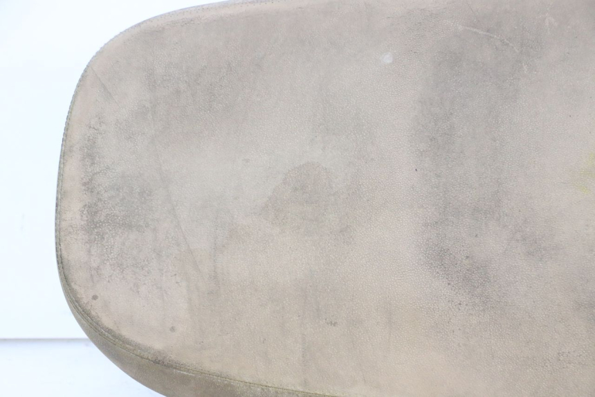 photo de SELLE PIAGGIO VESPA LX 150 (2005 - 2013) - Gros plan technique