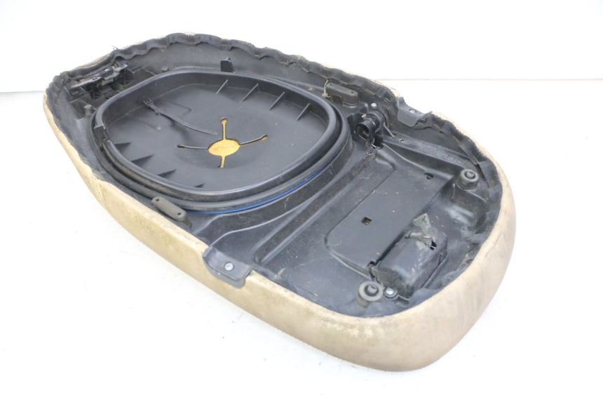 photo de SELLE PIAGGIO VESPA LX 150 (2005 - 2013) - Autre angle de vue