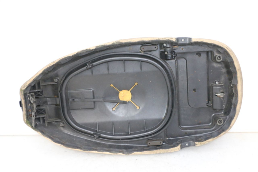 photo de SELLE PIAGGIO VESPA LX 150 (2005 - 2013) - État de surface