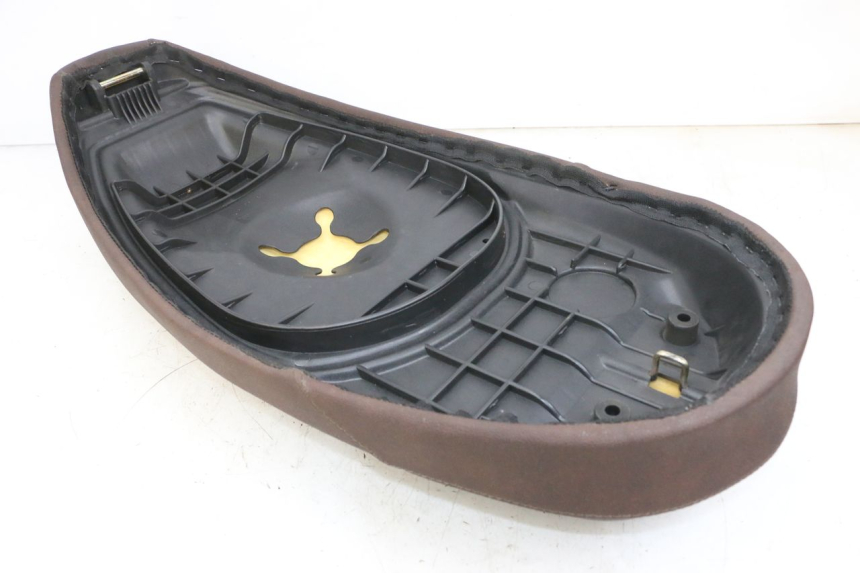 photo de SELLE EFUN PUSA 1 - Détail de la pièce