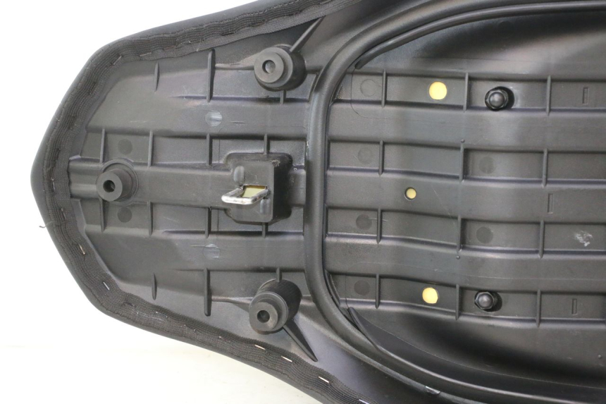 photo de SELLE JM MOTORS R-MAX TECH 50 (2024 - 2026) - Zoom composants