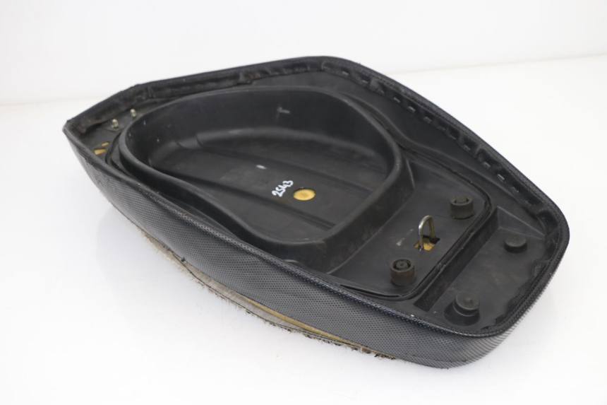 photo de SELLE TNT MOTOR ROMA 10' 2T 50 (2011 - 2018) - Vue rapprochée