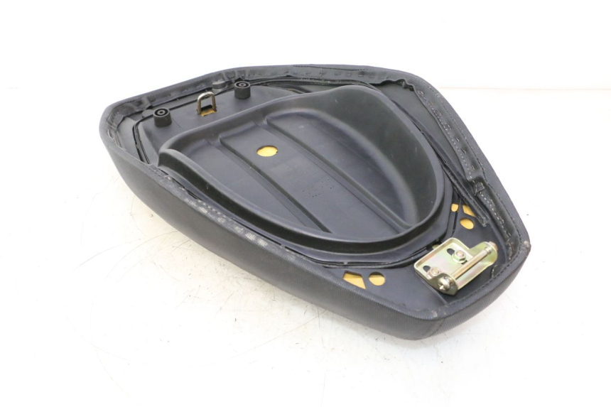 photo de SELLE TNT MOTOR ROMA 12' 2T 50 (2007 - 2018) - Gros plan technique
