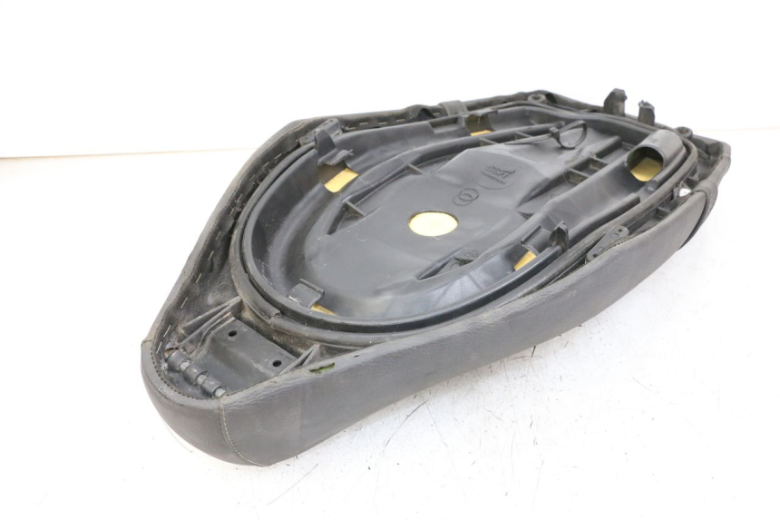 photo de SELLE GILERA RUNNER LC 50 (1997 - 1998) - Marquages et références