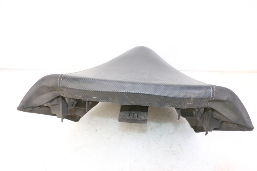 photo de SELLE PEUGEOT SATELIS 125 (2013 - 2018) - Détail de la pièce